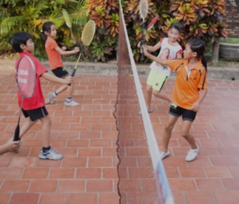 Những món đồ đánh cầu lông cho bé gái cần có